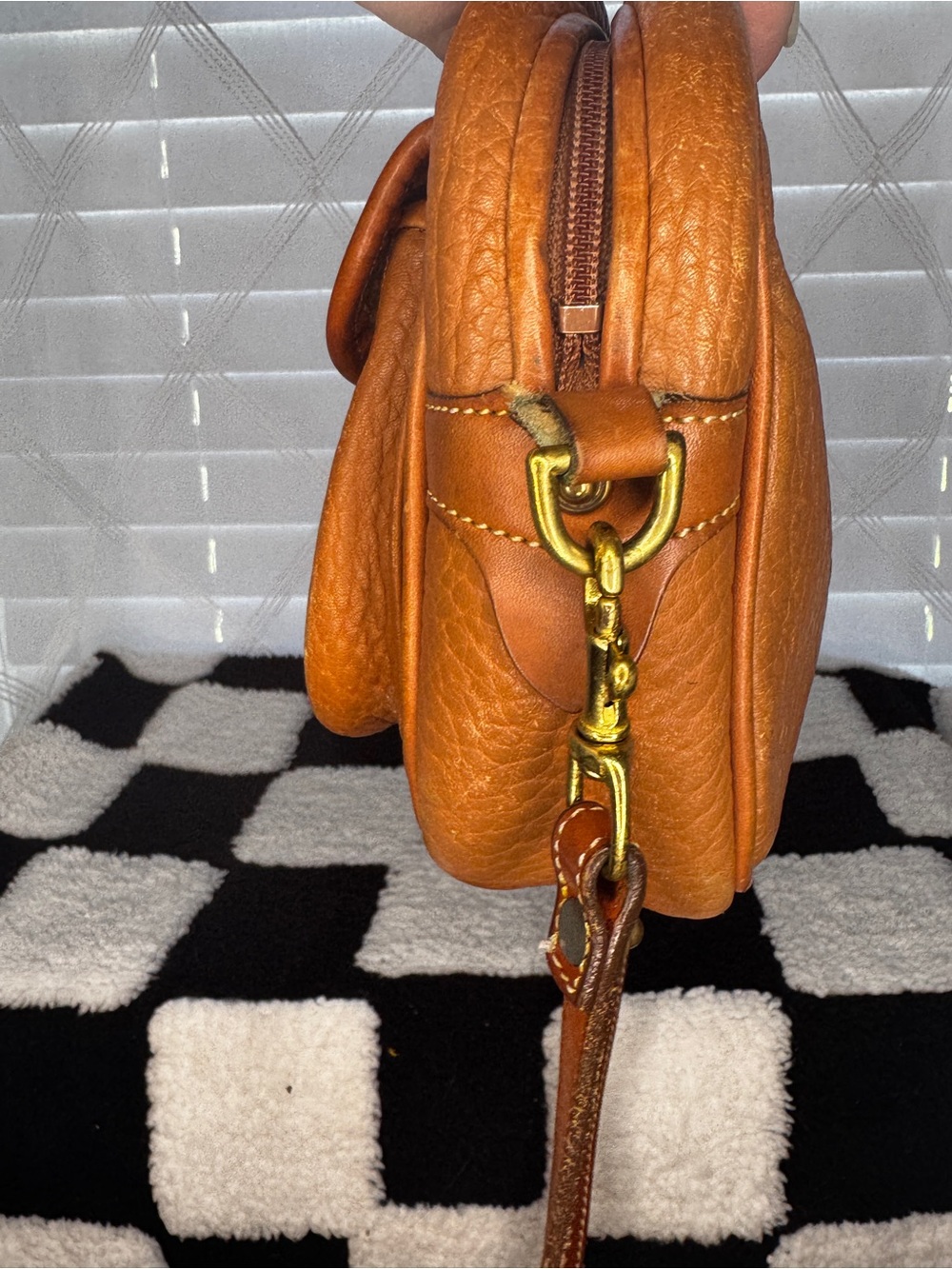 Vintage Dooney & Bourke Mini Explorer Camera Bag British Tan - Picture 4 of 8